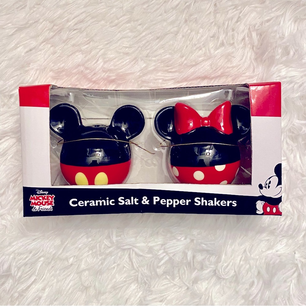 Disney Mickey & Minnie salt and pepper shakers